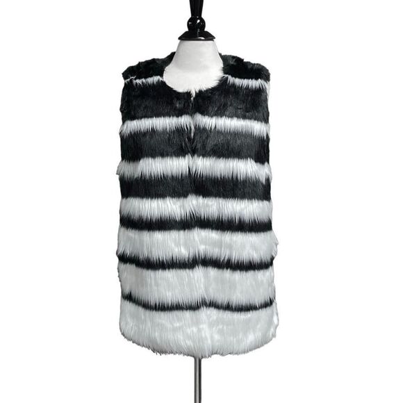 berek Jackets & Blazers - Berek Studio Black & White Faux Fur Vest Size Medium